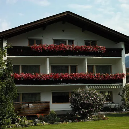 Gastehaus Ahornblick Mayrhofen